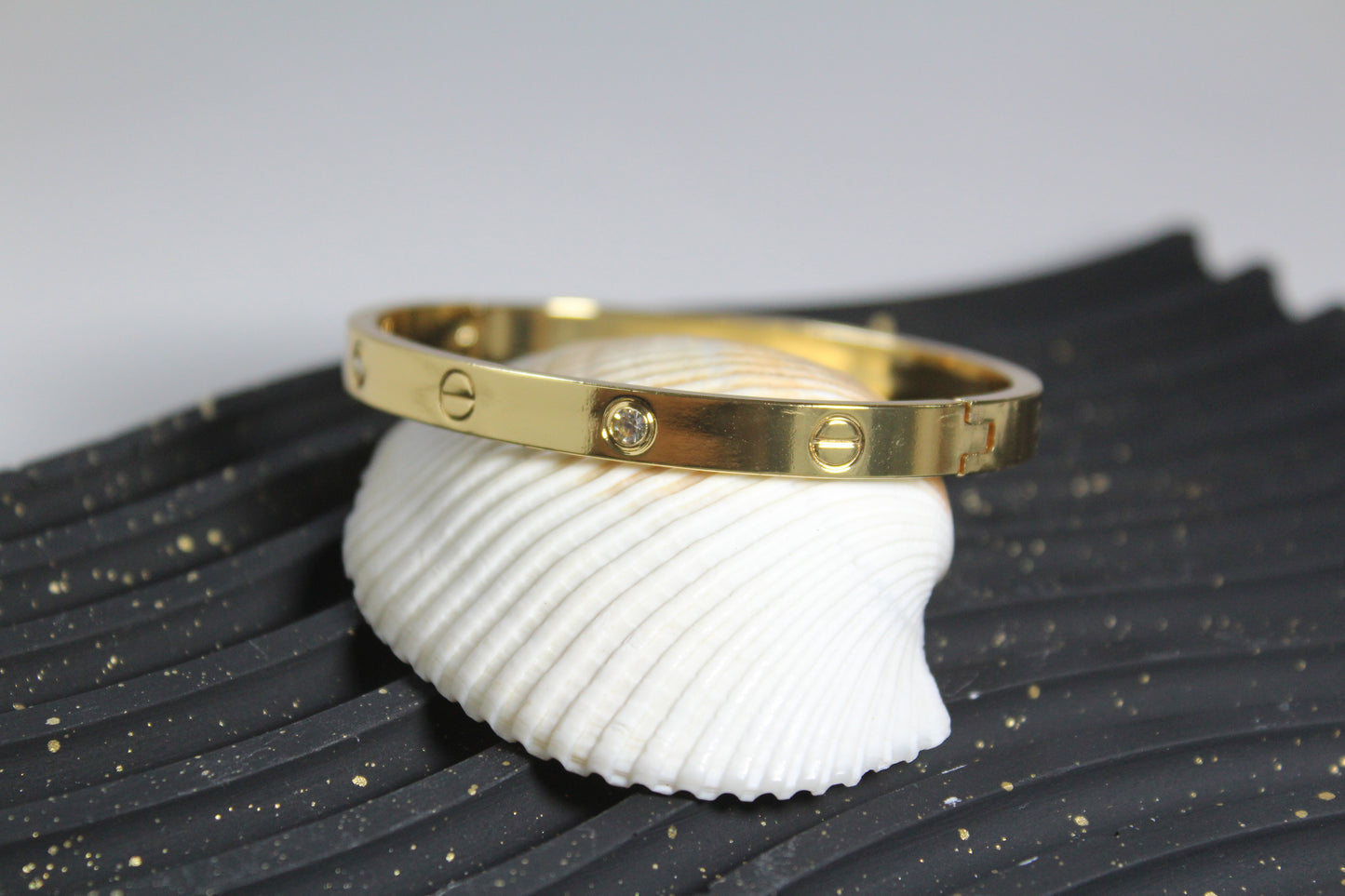 Stainless Steel Openable Cartier (Gold)