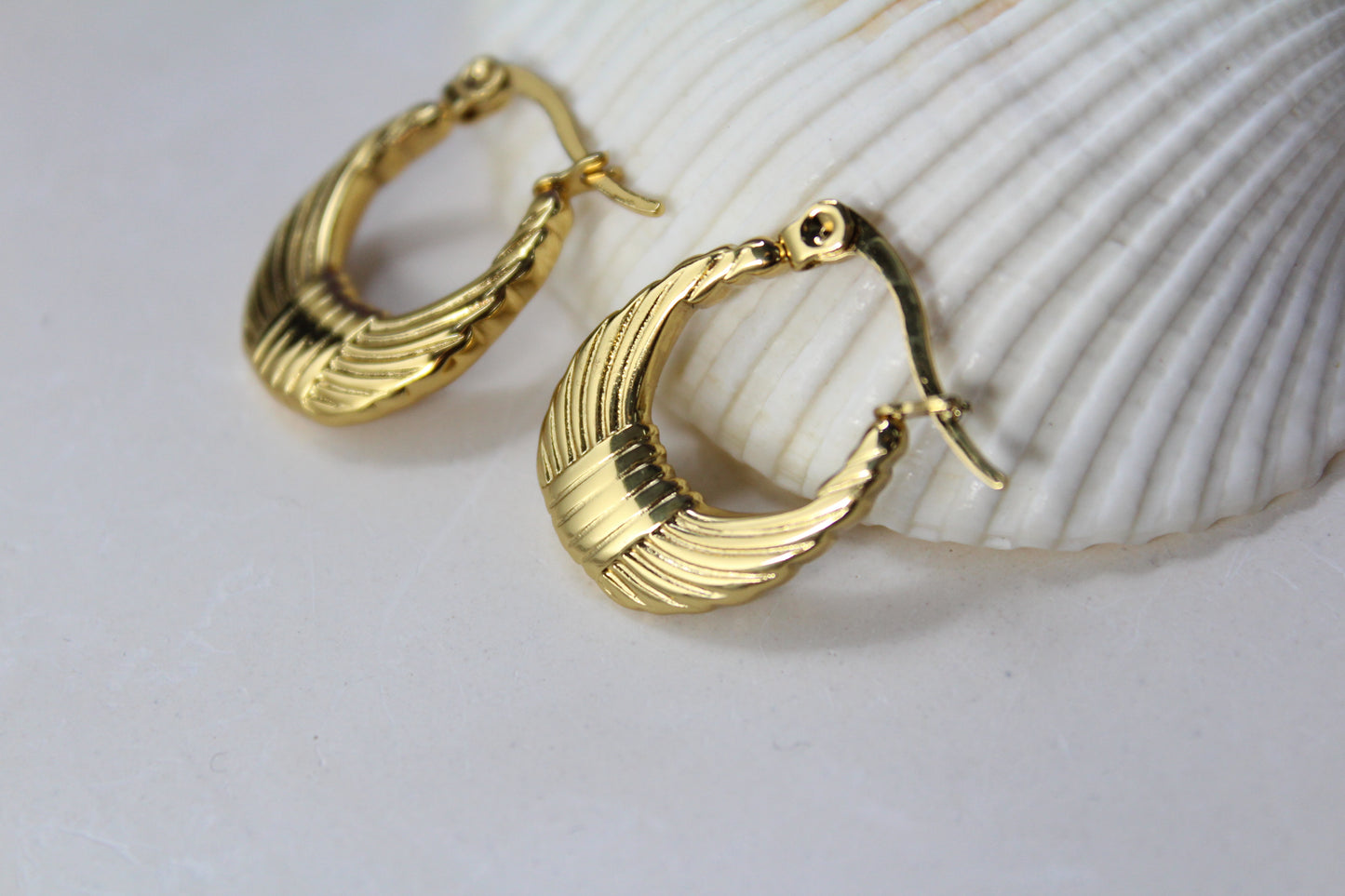 Royal Curve Hoops