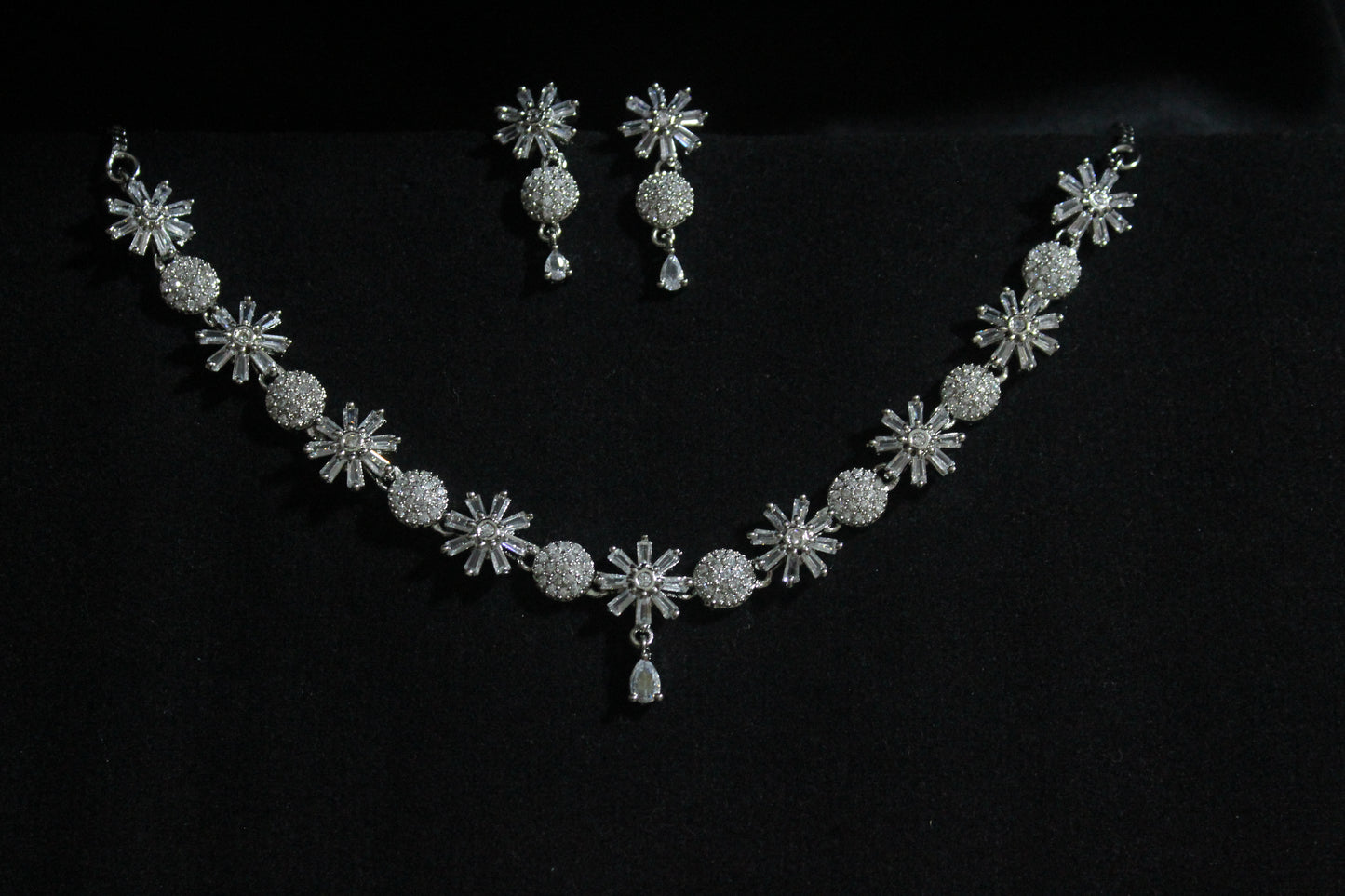 Silver-Tone Floral Set