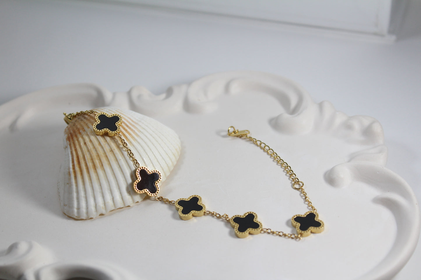 Black Clove Bracelet (Single Side)