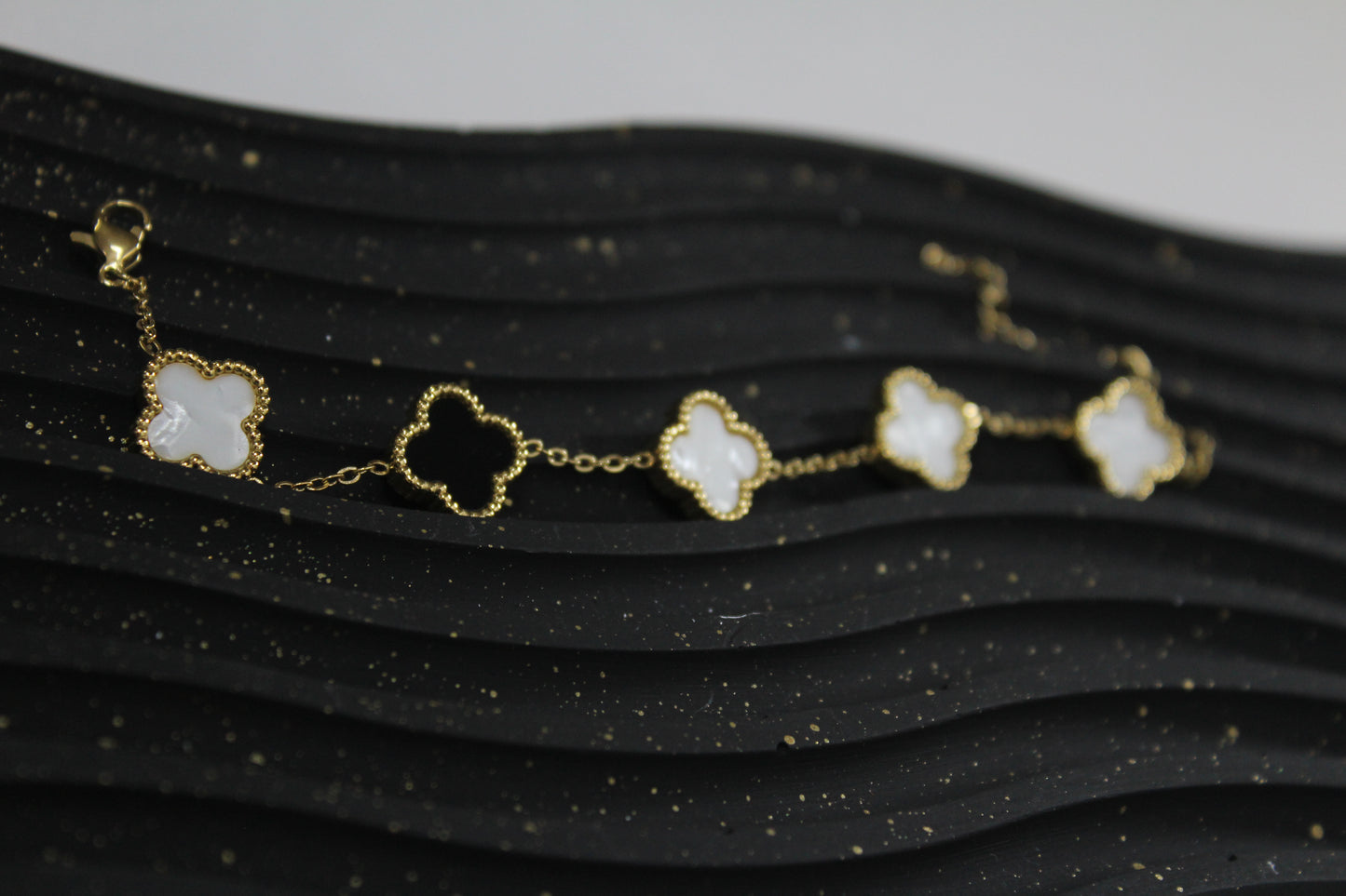 Double Sided Clove Bracelet