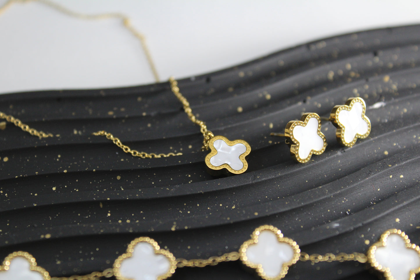 White Clove Set Deal