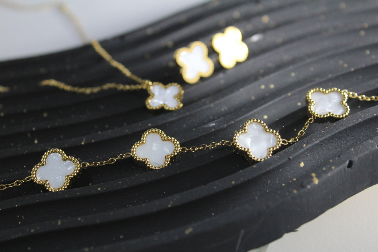 White Clove Set Deal