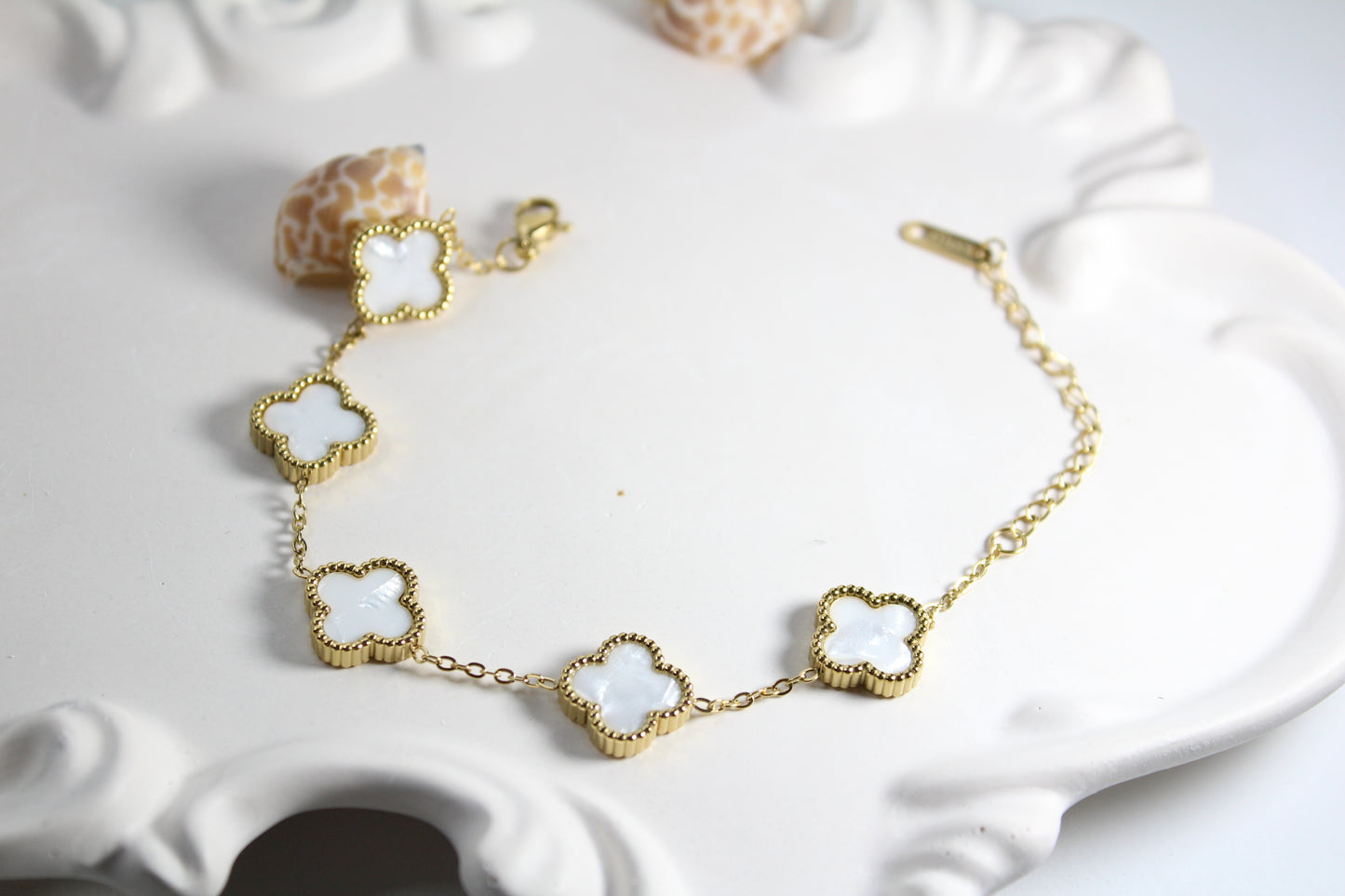 Double Sided Clove Bracelet
