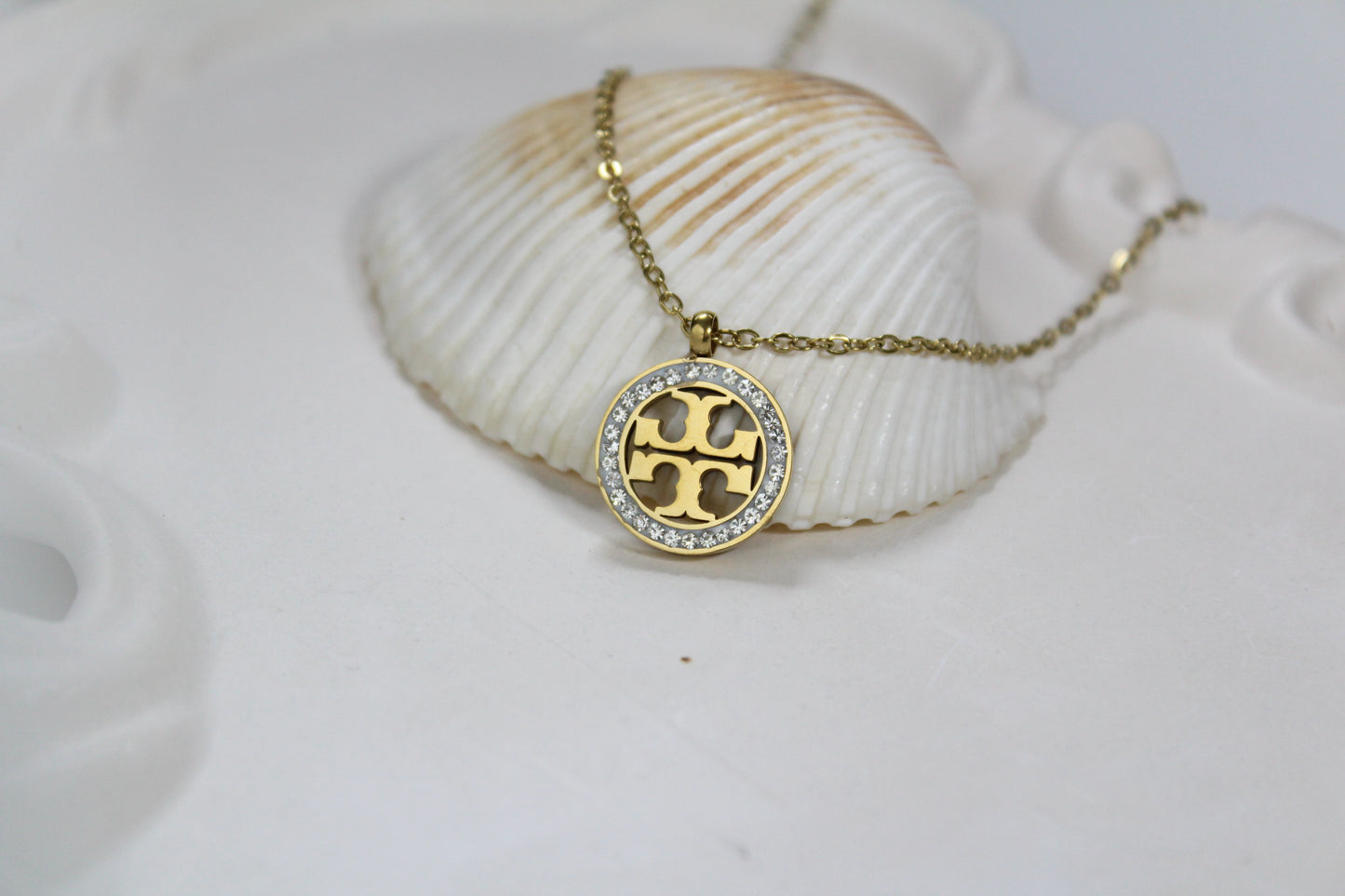 T stone Necklace