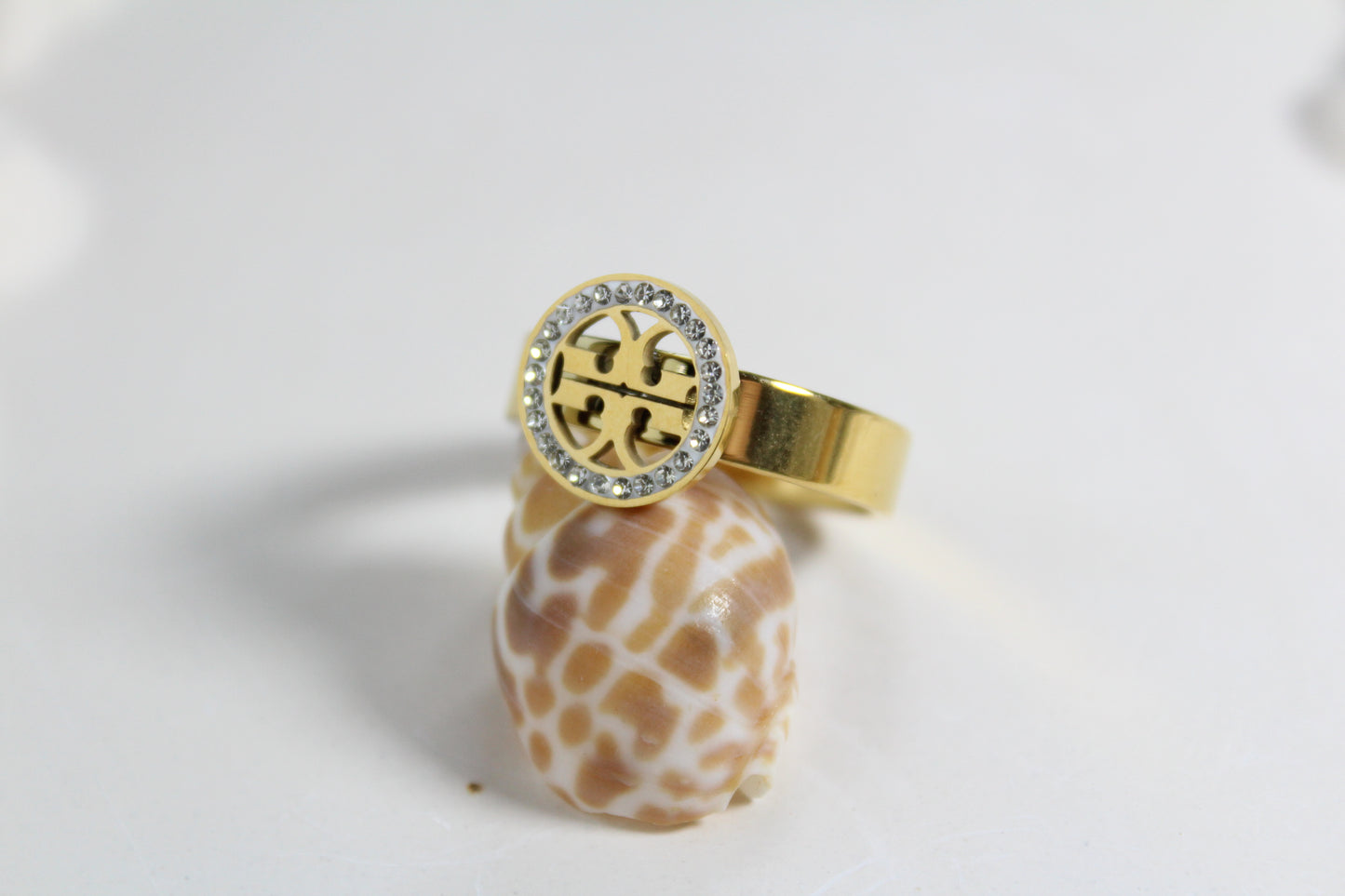 T stone Ring