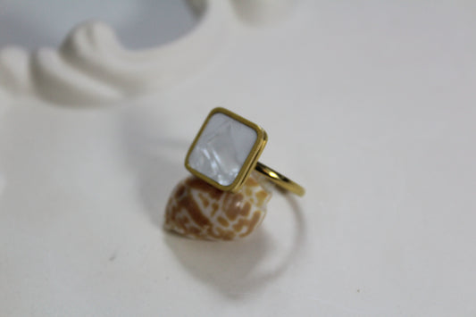 Simple Black/White Stone Ring
